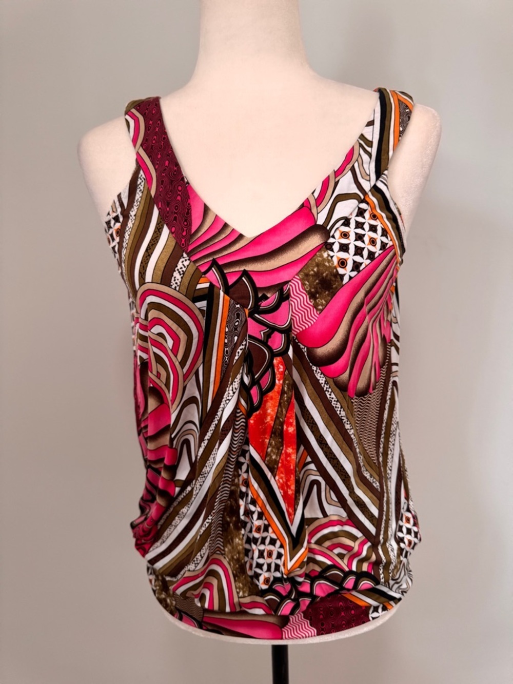 Melanie Lyne Pink & Kakahi Graphic Blouse V Neck Sleeveless Sz S